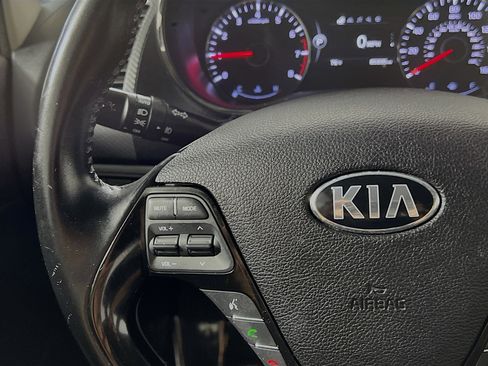 Used 2017 Kia Forte S w/ S Technology Package image 19