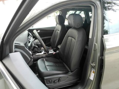 Used 2023 Audi Q5 2.0T Premium Plus w/ Premium Plus Package AWD/4WD image 6