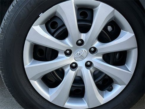 Used 2025 Toyota Corolla LE image 10