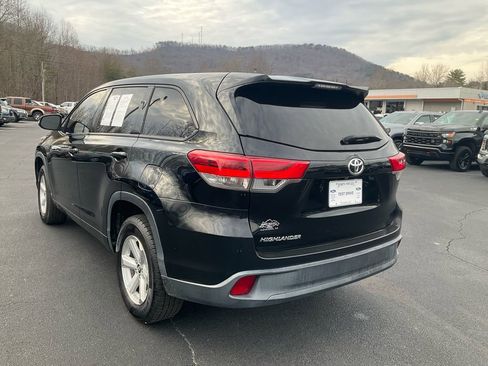 Used 2018 Toyota Highlander LE image 7