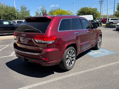 Used 2018 Jeep Grand Cherokee Overland AWD/4WD image 9