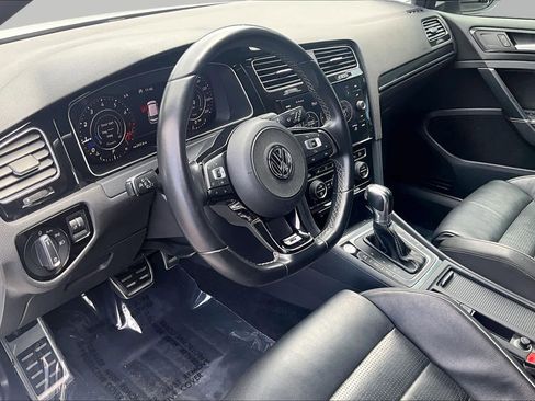 Used 2018 Volkswagen Golf R 4-Door AWD/4WD image 18