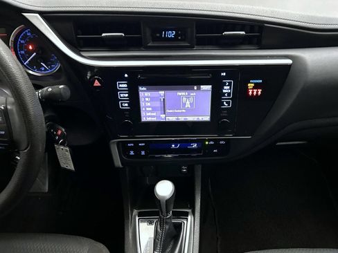 Used 2019 Toyota Corolla LE FWD image 13