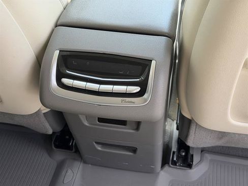 Used 2024 Cadillac XT6 Premium Luxury w/ Technology Package AWD/4WD image 23
