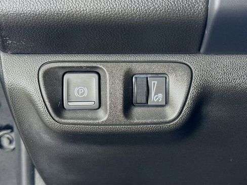 Used 2021 GMC Acadia SLE w/ Driver Convenience Package FWD image 10