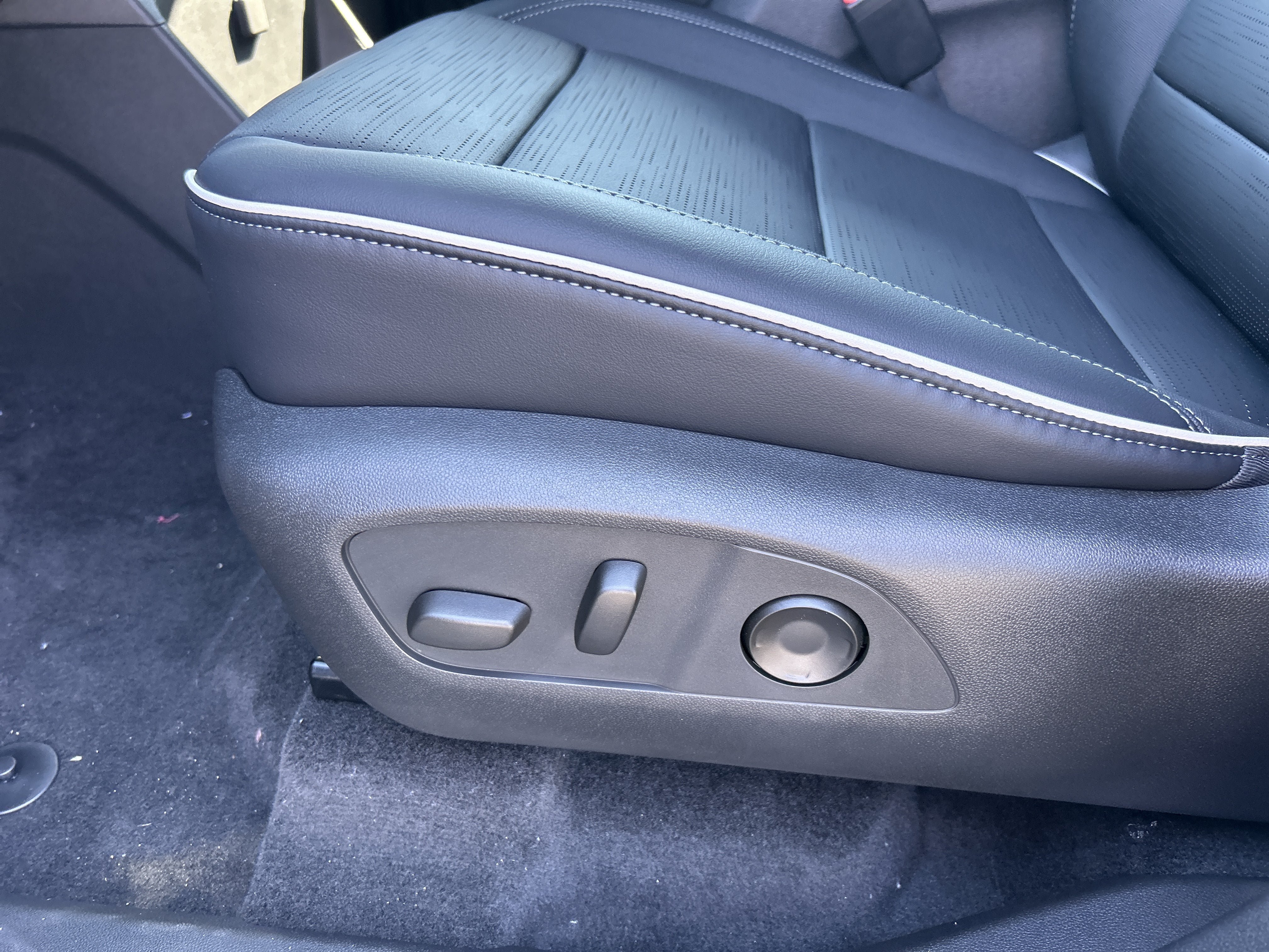 Used 2026 Buick Enclave Sport Touring w/ Power Package AWD/4WD image 52