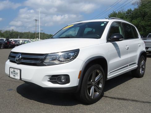 Used 2017 Volkswagen Tiguan Sport AWD/4WD image 1