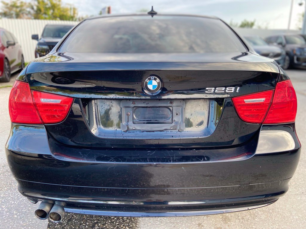 Used 2011 BMW 328i Sedan RWD image 4