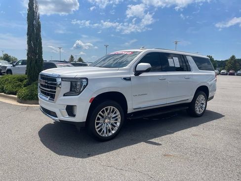 Used 2024 GMC Yukon XL SLT w/ SLT Premium Package AWD/4WD image 3