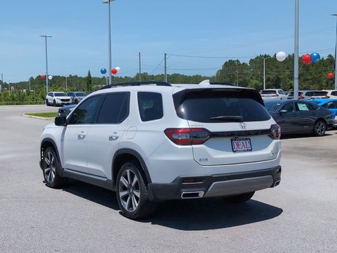 Used 2023 Honda Pilot Elite image 7