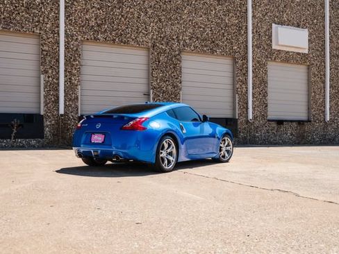 Used 2010 Nissan 370Z Touring w/ Sport Pkg RWD image 49