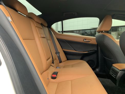 Used 2023 Lexus IS 300 w/ Comfort Package RWD image 33