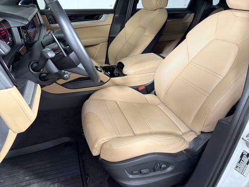 Certified 2024 Porsche Cayenne S AWD/4WD image 5