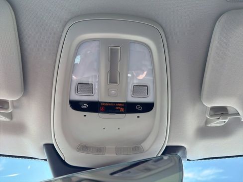 Used 2025 Volvo XC90 B6 Ultra w/ Protection Package Premier image 38