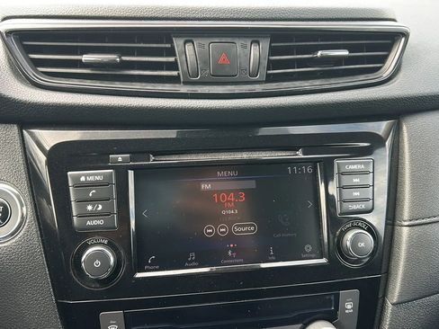 Used 2019 Nissan Rogue SV AWD/4WD image 24