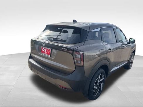 New 2026 Nissan Kicks SV w/ SV Premium Package FWD image 5