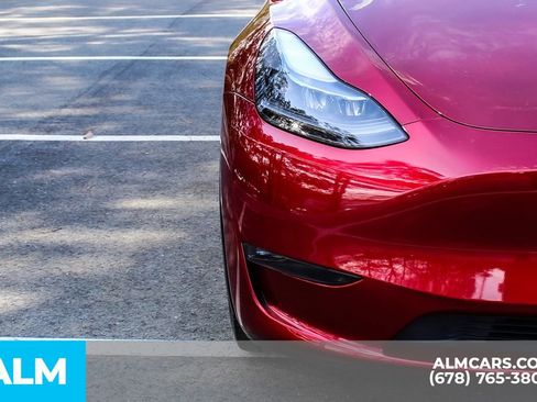 Used 2024 Tesla Model Y Long Range image 11