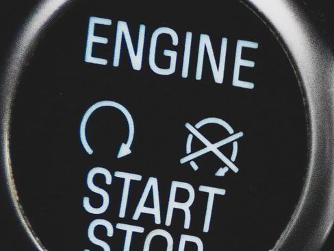 Used 2017 Ford Escape Titanium image 9