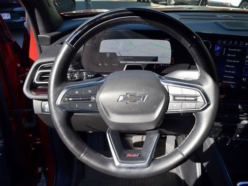 Used 2024 Chevrolet Traverse Z71 w/ Enhanced Driving Package image 19