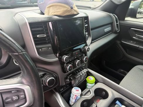 Used 2019 RAM 1500 Big Horn AWD/4WD image 11