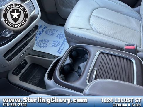 Used 2019 Chrysler Pacifica Touring-L Plus w/ Advanced Safetytec Group image 22