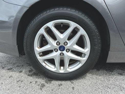 Used 2013 Ford Fusion SE FWD image 30