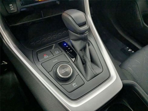 Used 2025 Toyota RAV4 XLE image 26