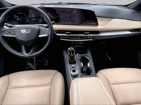 Used 2025 Cadillac XT4 Premium Luxury FWD image 15