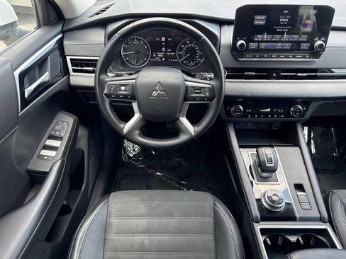 Used 2024 Mitsubishi Outlander SE FWD image 21