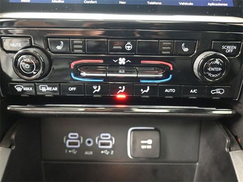 Used 2024 Jeep Grand Cherokee Limited w/ Black Appearance Package image 3