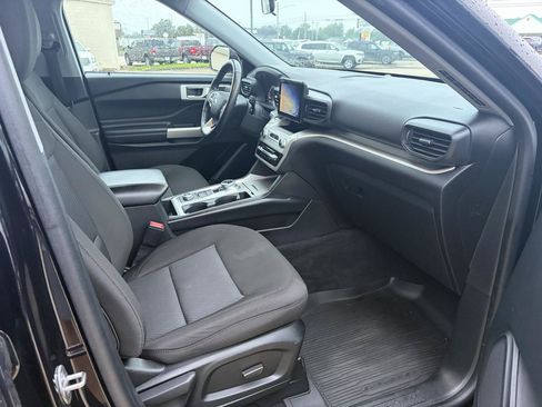 Used 2022 Ford Explorer XLT w/ Class IV Trailer Tow Package AWD/4WD image 9