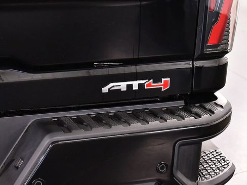 Used 2025 GMC Sierra 2500 AT4 AWD/4WD image 11