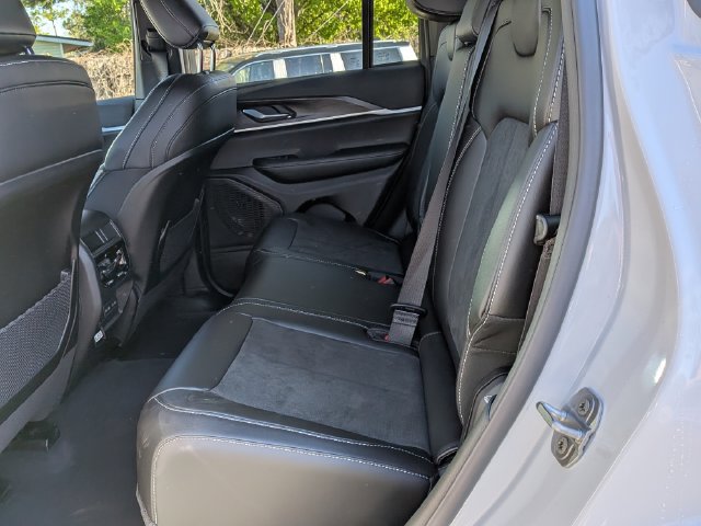 New 2026 Jeep Grand Cherokee Altitude AWD/4WD image 13