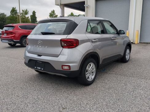 New 2026 Hyundai Venue SE FWD image 7