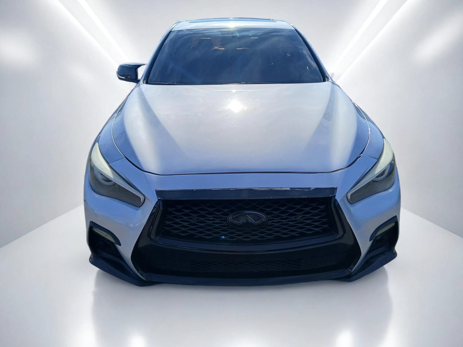 Used 2018 INFINITI Q50 Luxe RWD image 3
