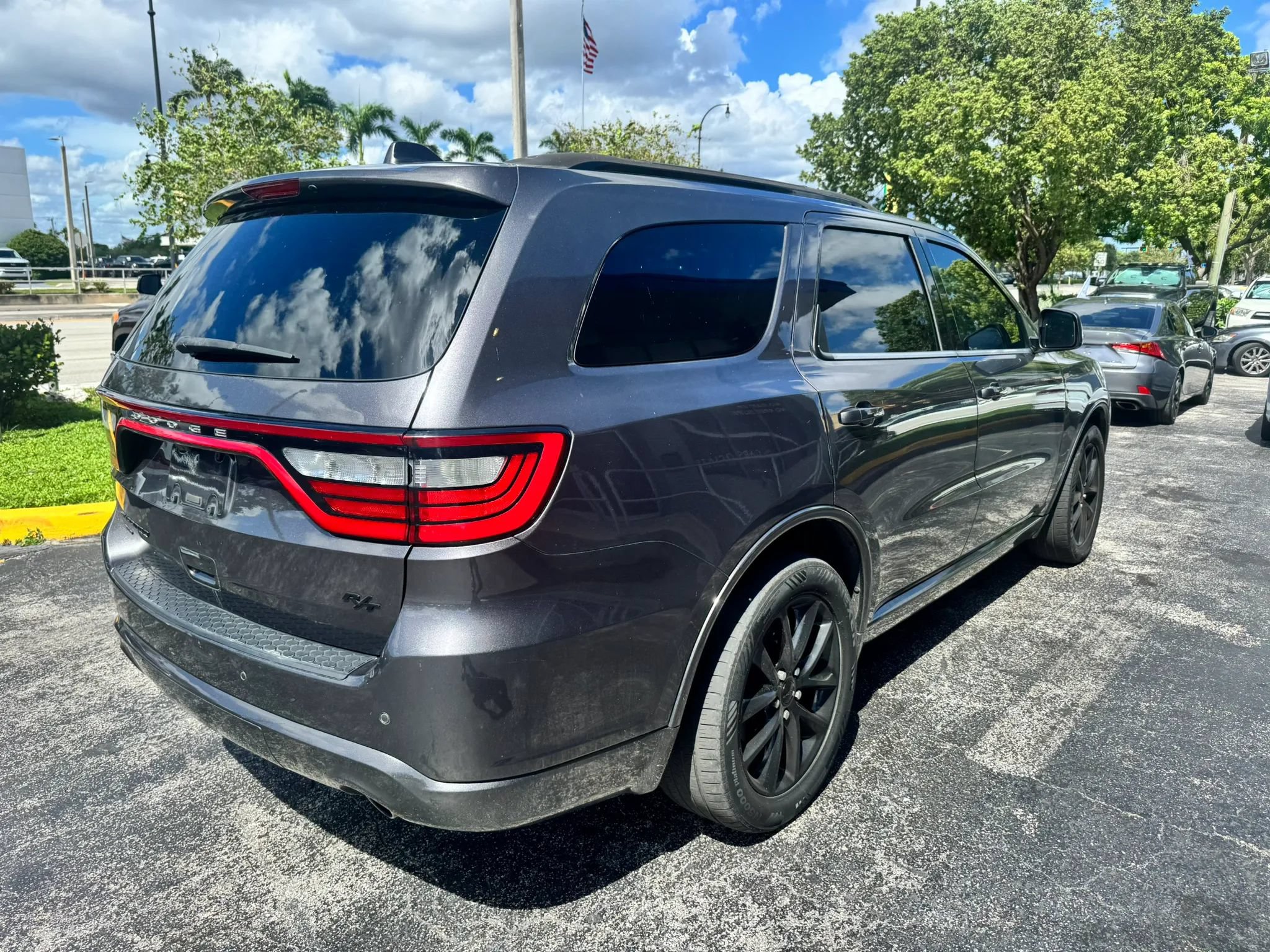 Used 2017 Dodge Durango R/T w/ Blacktop Package AWD/4WD image 5