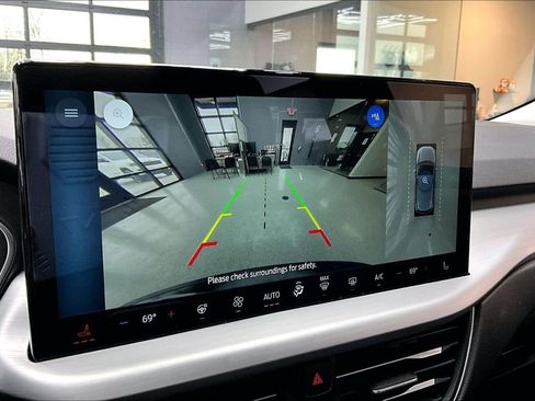 Used 2025 Ford Escape SE w/ PHEV Premium Package image 13