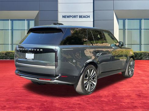 New 2026 Land Rover Range Rover SE image 9