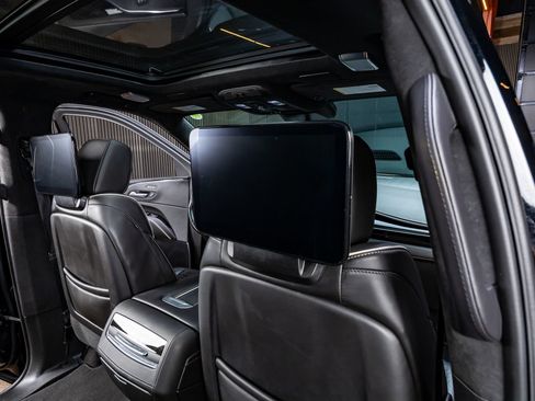 Used 2023 Cadillac Escalade ESV V AWD/4WD image 34