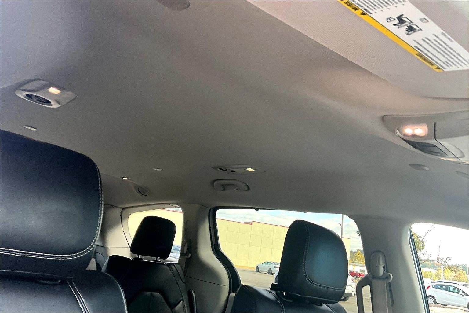 Used 2024 Chrysler Pacifica Touring-L FWD image 27