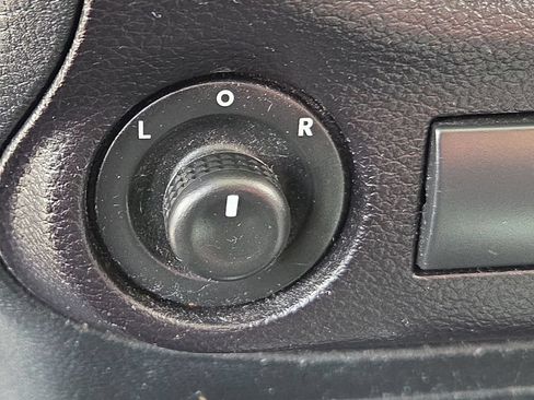 Certified 2018 Jeep Wrangler Unlimited Sahara w/ Connectivity Group AWD/4WD image 29