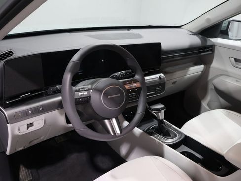 Used 2025 Hyundai Kona SEL image 16