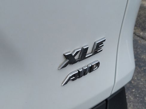 Used 2022 Toyota RAV4 XLE image 8