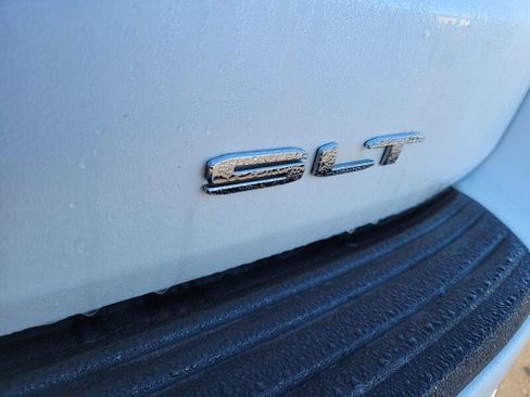 Used 2021 GMC Yukon SLT w/ Rear Media and Nav Package image 11