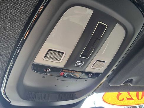 Used 2023 Volvo XC40 Recharge Ultimate image 36