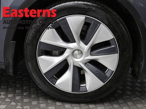 Used 2023 Tesla Model Y Long Range image 28