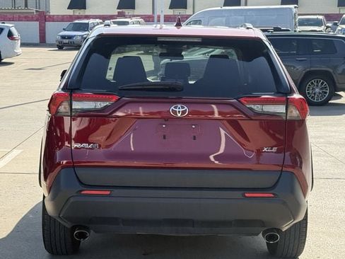 Used 2025 Toyota RAV4 XLE FWD image 5