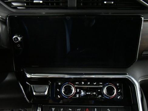 Used 2024 GMC Sierra 3500 Denali Ultimate image 4