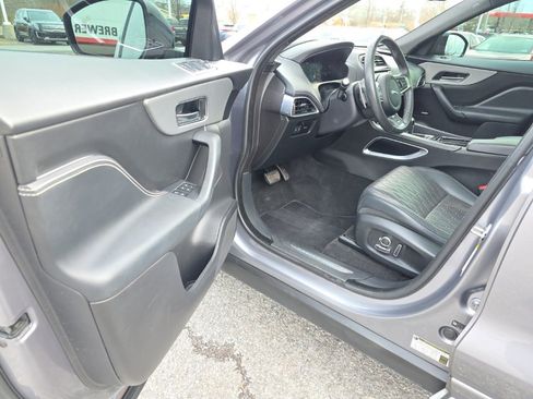 Used 2020 Jaguar F-PACE SVR image 11