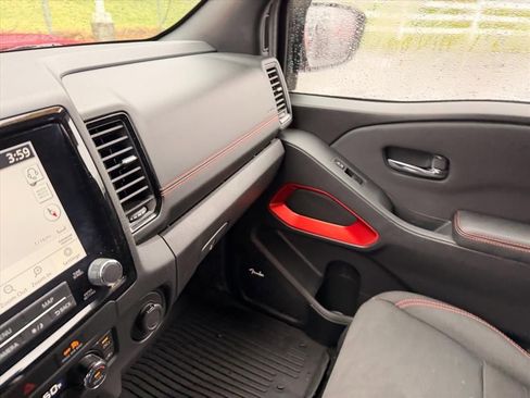 Used 2024 Nissan Frontier PRO-4X w/ Pro Convenience Package image 13